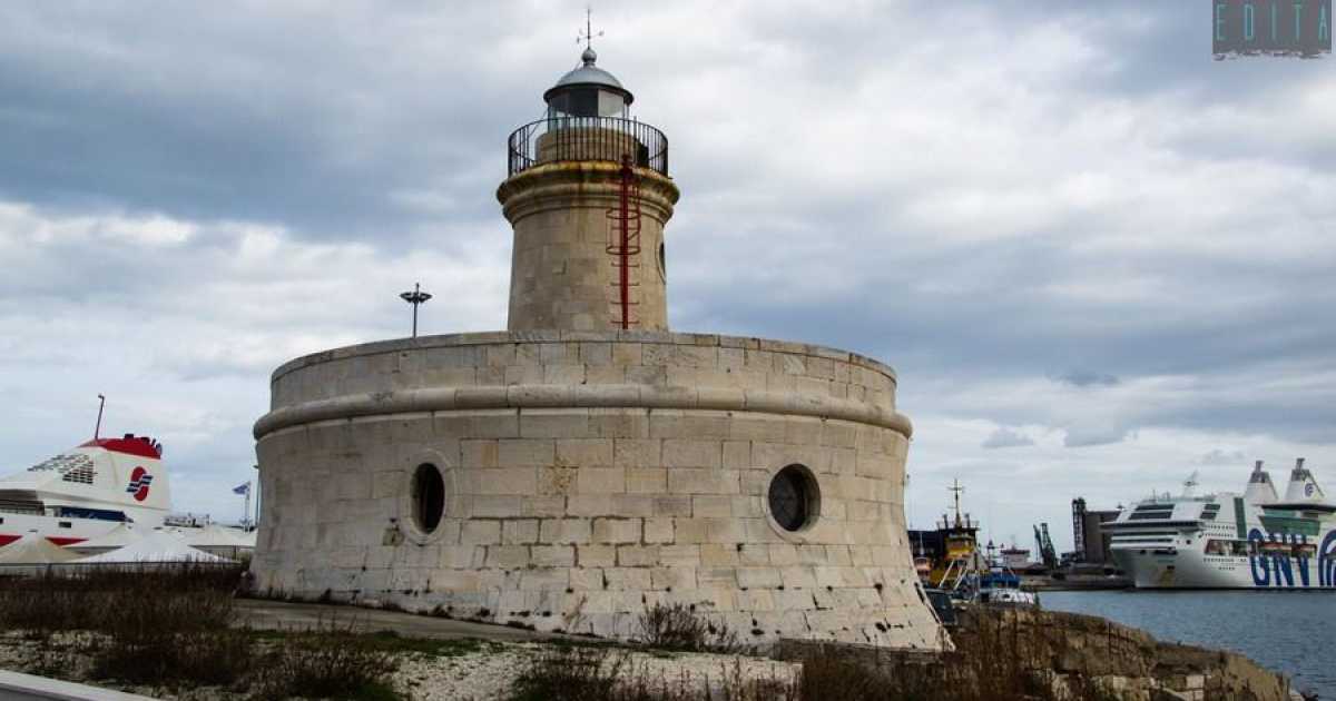 Il Porto di Bari: "citt� nella citt�" con i suoi abitanti, il suo mare, le sue storie